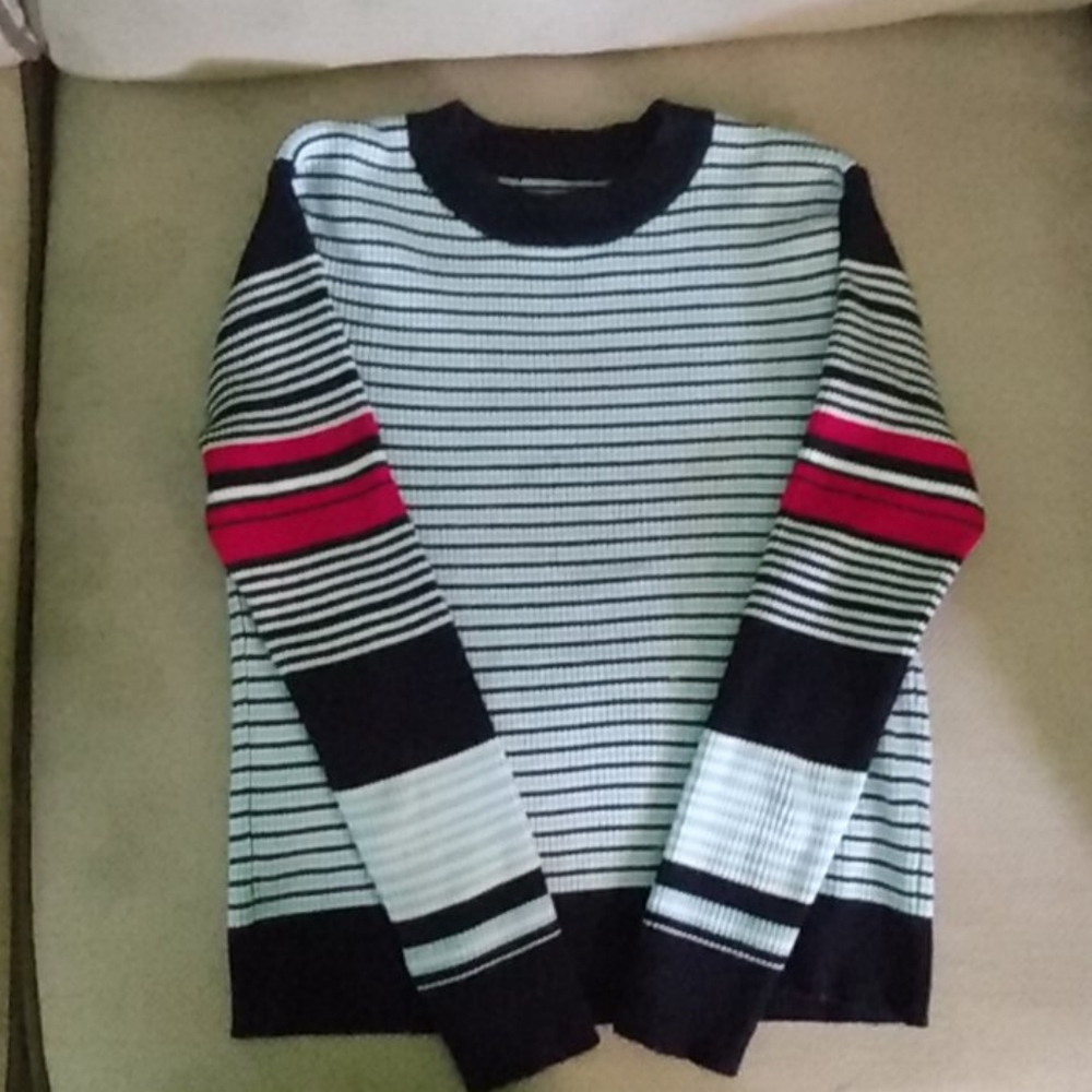 Sweater - Picture 2 of 3